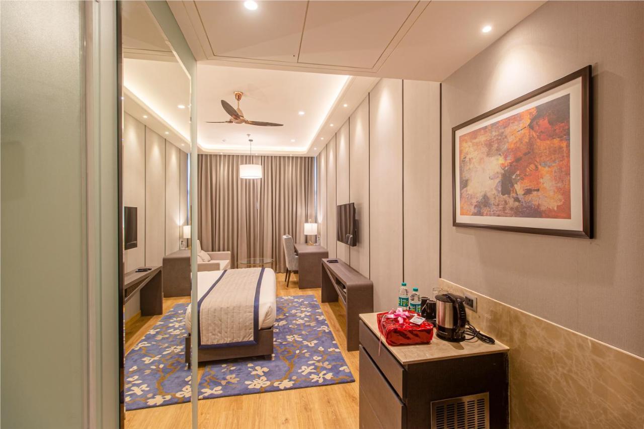 Hôtel The Cove Wing à Panchkula Extérieur photo
