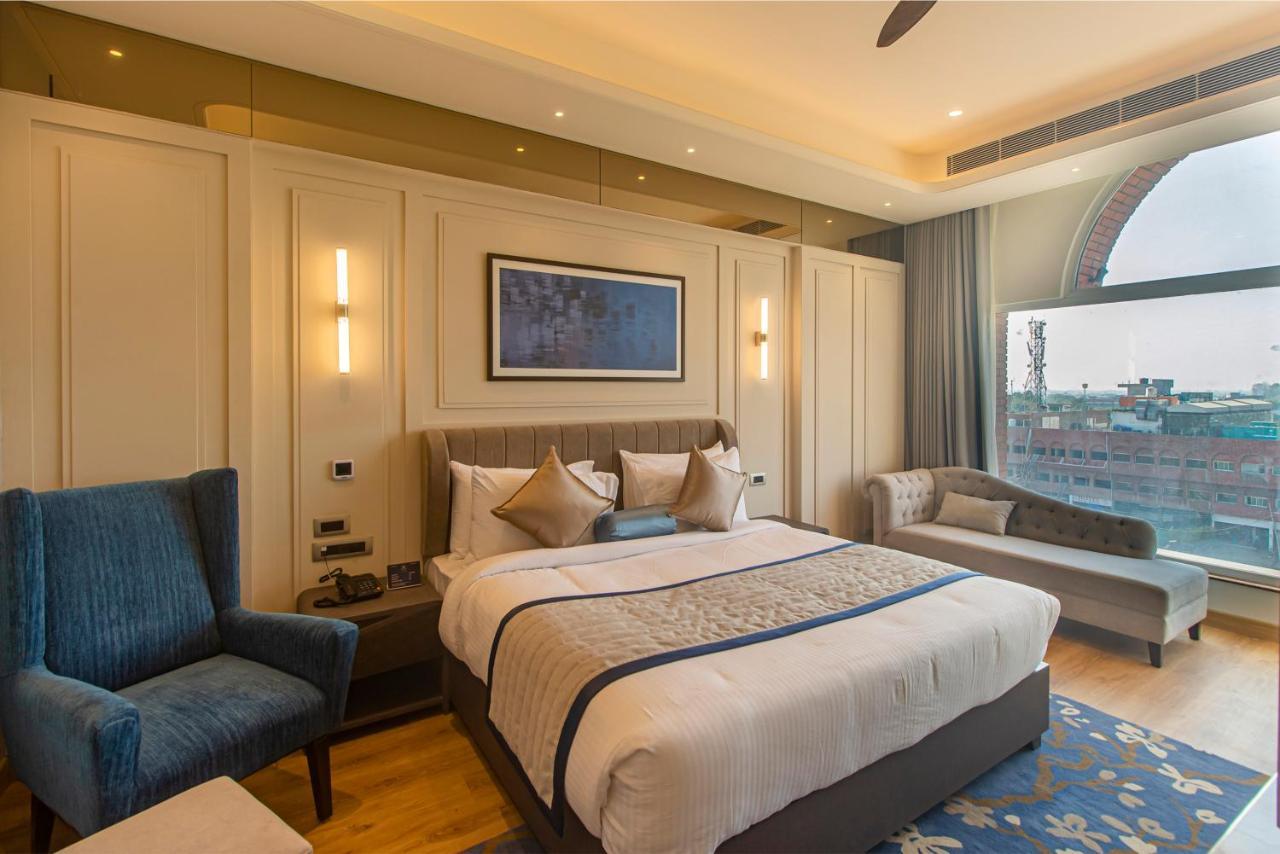 Hôtel The Cove Wing à Panchkula Extérieur photo