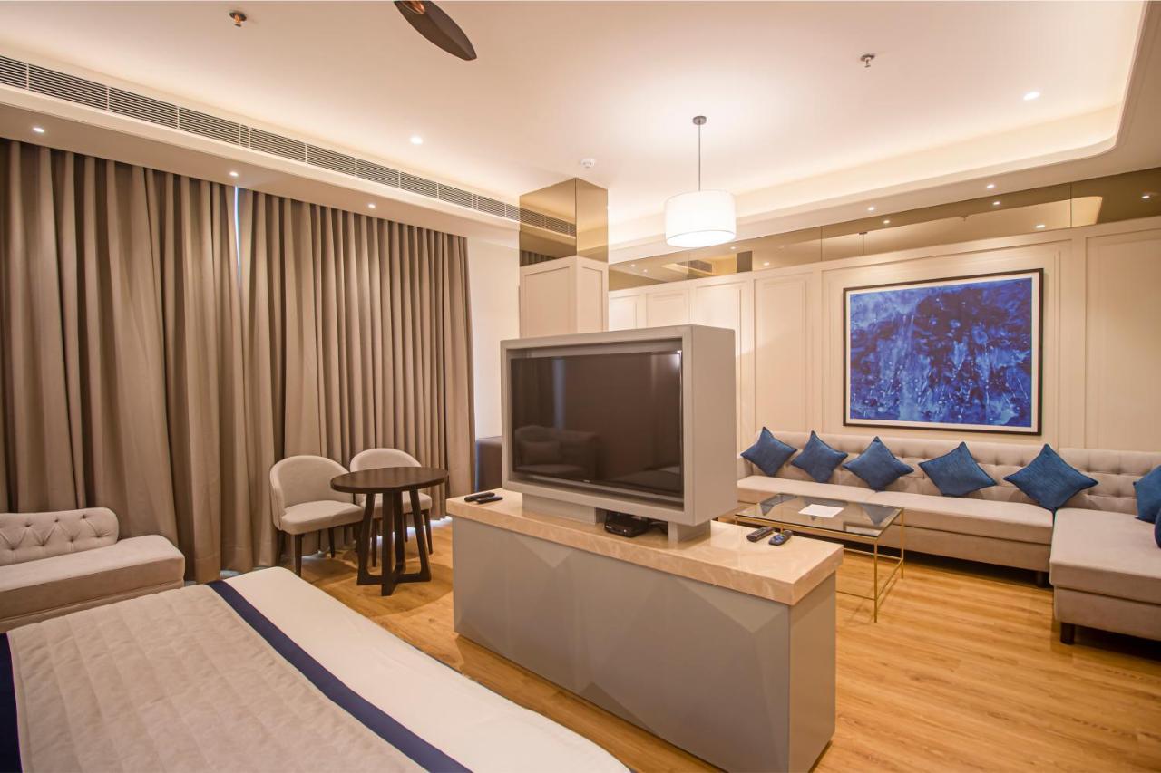 Hôtel The Cove Wing à Panchkula Extérieur photo